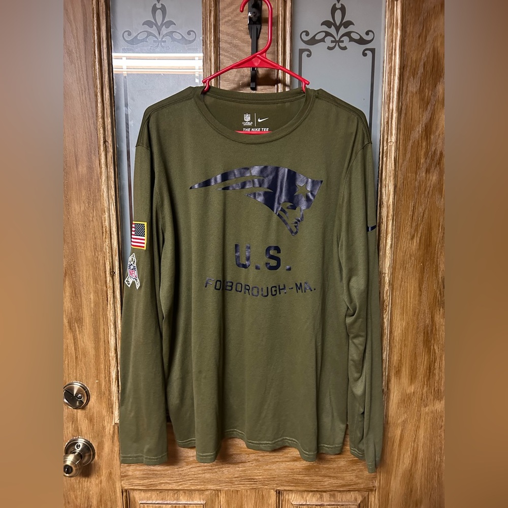 New England Patriots Salute to Service Nike L/S Tee Shirt (Men's XL) Green